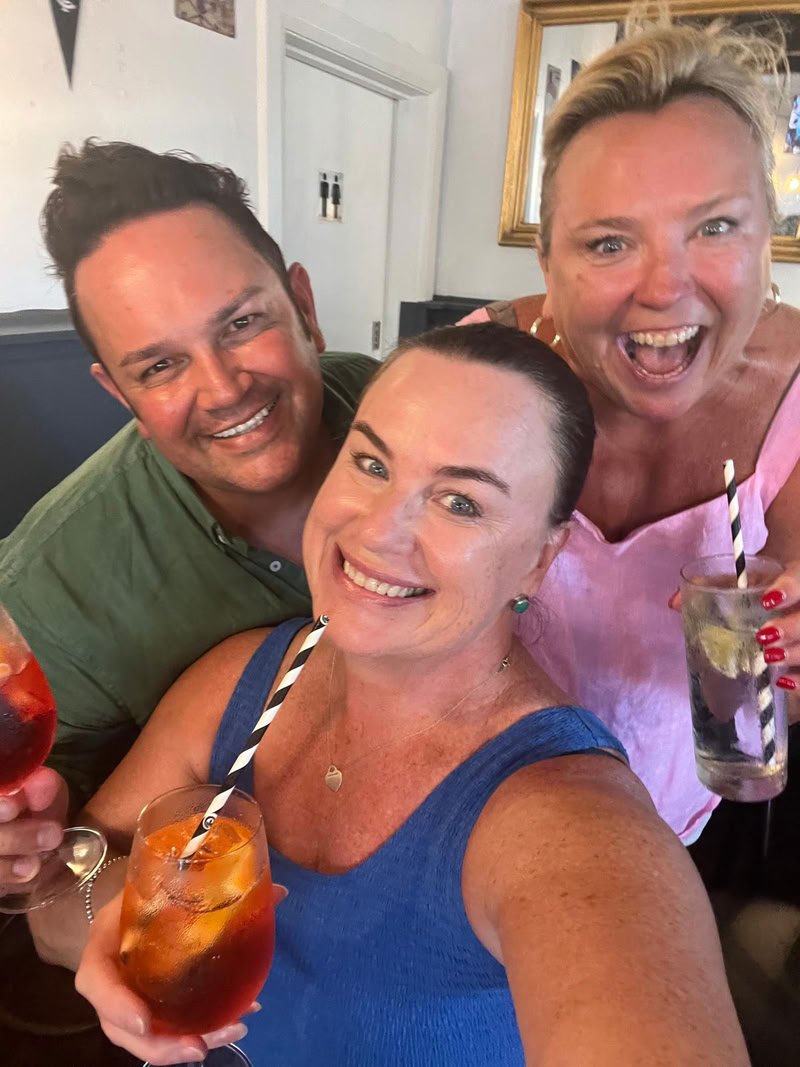 Gordy together with friends